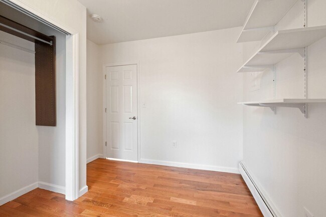 Building Photo - 330 2nd St