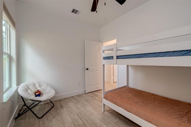 Building Photo - 5122 Southwind St