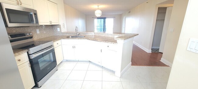 Building Photo - 2215 Cypress Island Dr