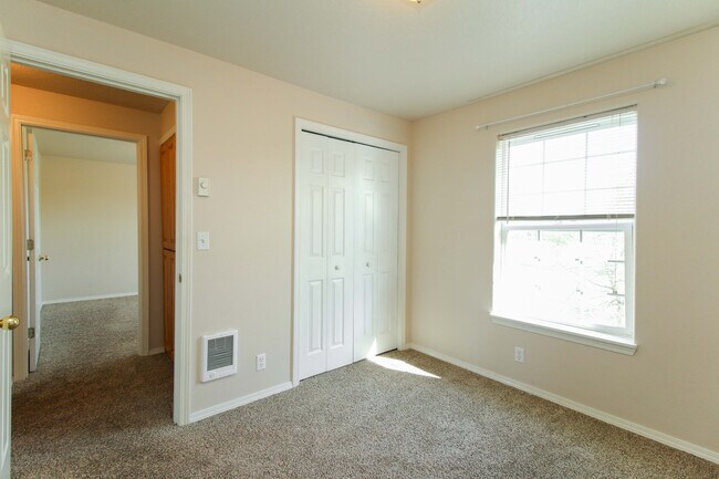 Building Photo - Fantastic 4-Bedroom, 3.5-Bath Home In Great Neighborhood!