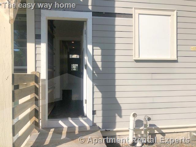 Building Photo - 75 Kinnaird St