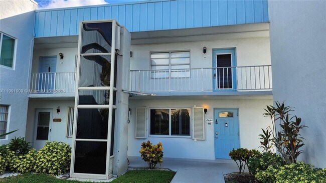 Building Photo - 419 Saxony Way