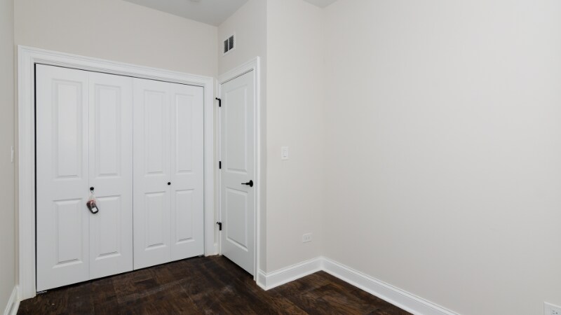 Building Photo - 1933 S May St