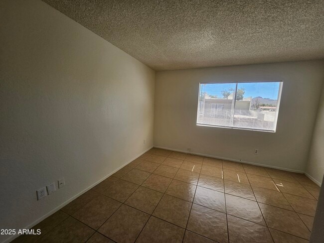 Building Photo - 2801 E Monte Cristo Ave