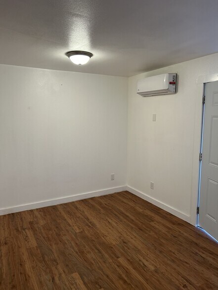 Building Photo - 961 Barkley Ct