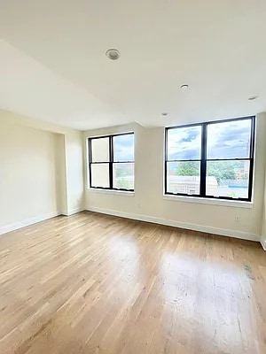 Building Photo - 333 Cypress Ave