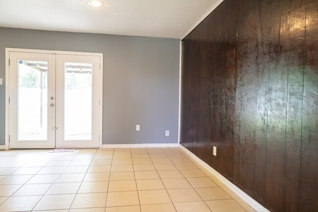 Building Photo - 12803 Segrest Dr