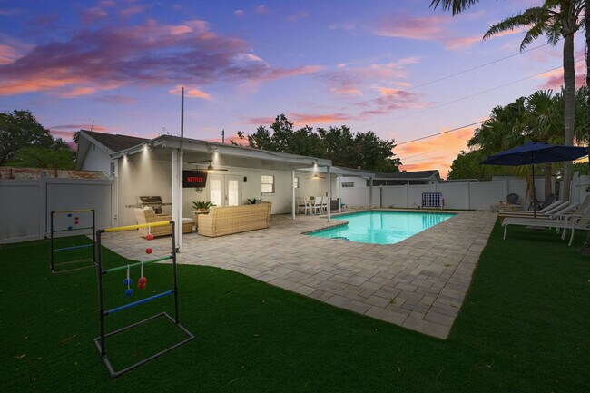 Building Photo - 10356 57th Way N