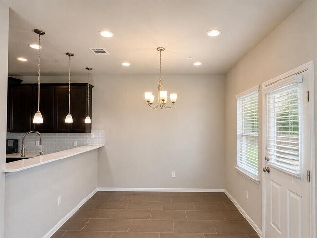 Building Photo - 2304 S Lakeline Blvd
