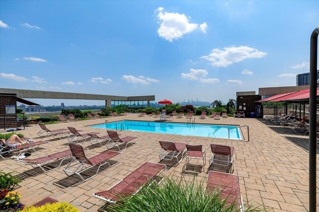 Building Photo - 200 Old Palisade Rd