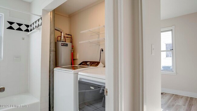 Building Photo - 3318 Van Winkle Dr