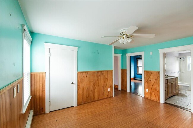 Building Photo - 455 Child St