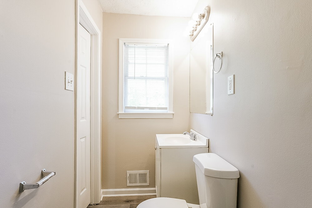 Building Photo - 5010 Ailene Dr