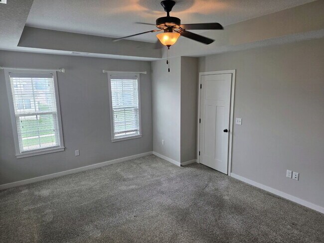 Building Photo - 5555 S Prairie View Dr