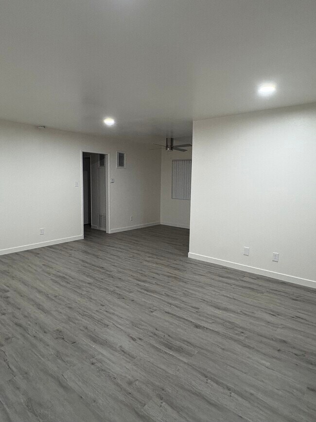 Building Photo - 10007 Sepulveda Blvd