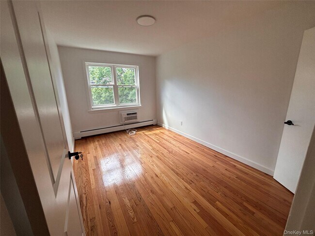 Building Photo - 71-34 Kissena Blvd