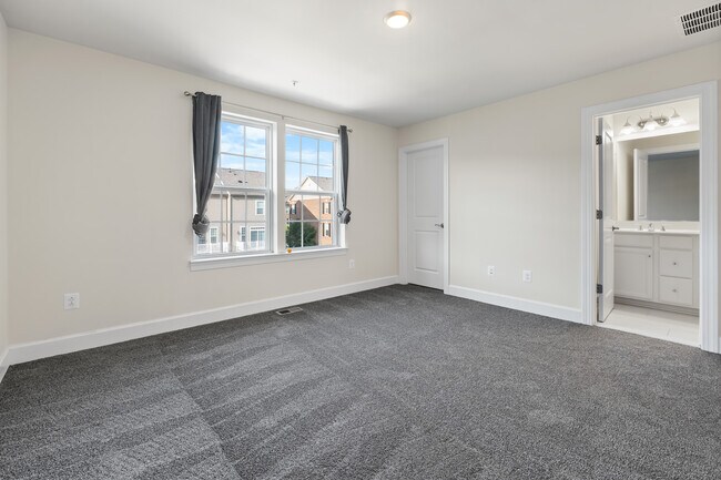 Building Photo - 2962 Chalkstone Pl