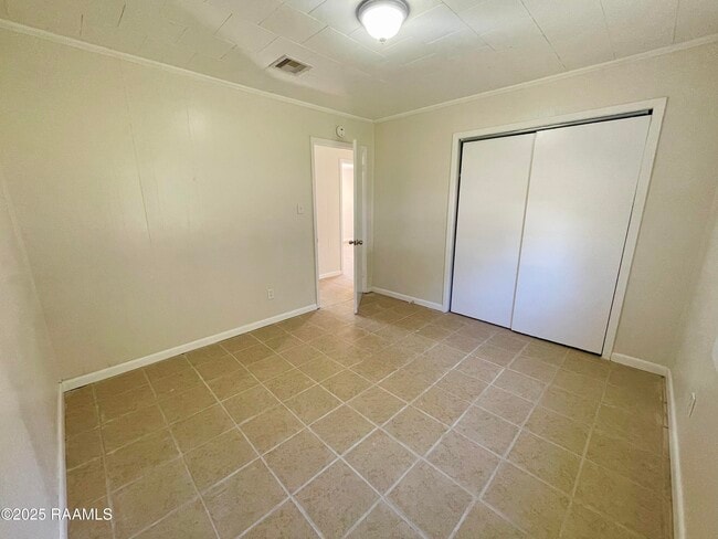 Building Photo - 1084 Red Barn Rd