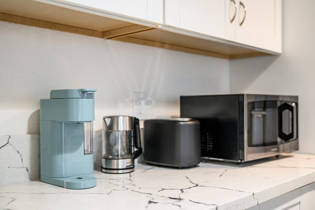 Building Photo - 734 Claraday St