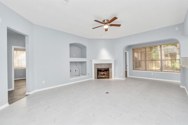 Building Photo - 19 Long Springs Pl