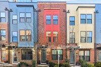 Building Photo - 6206 Enquirer St