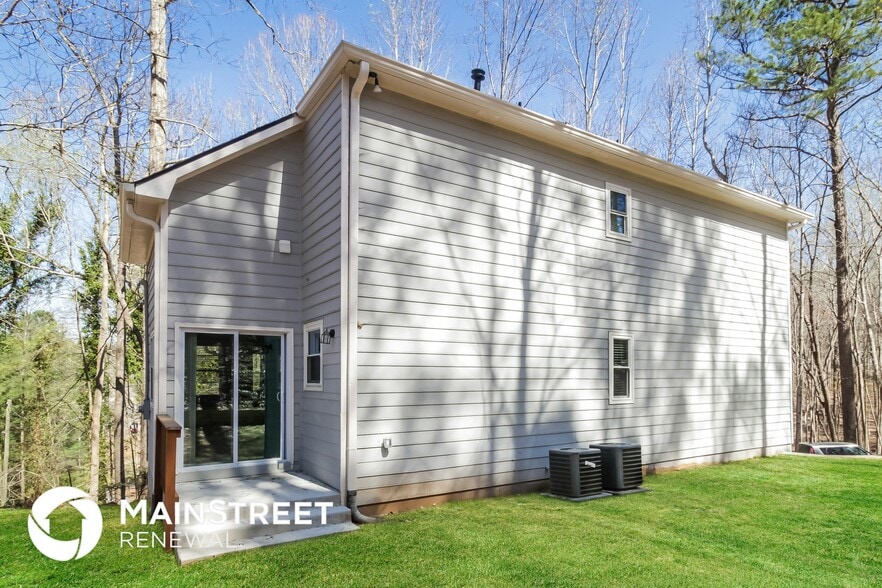 Building Photo - 215 Allatoona Highland Dr