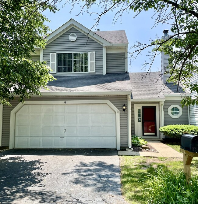 Primary Photo - 8 Crabapple Ct