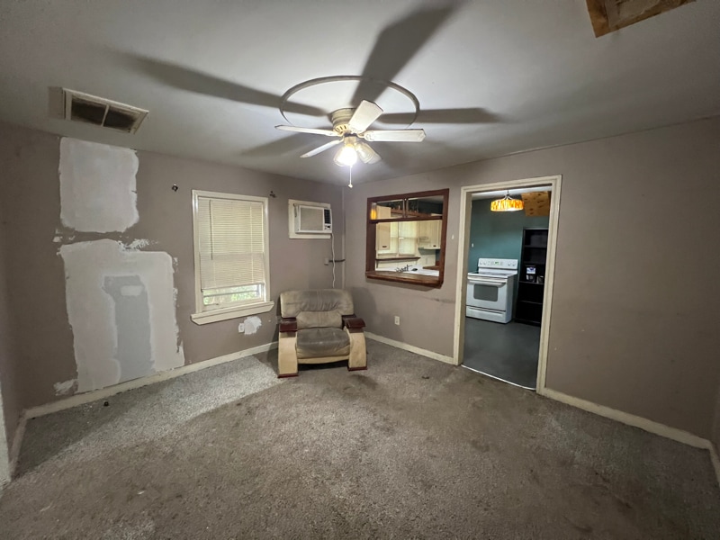 Building Photo - 706 Violet St