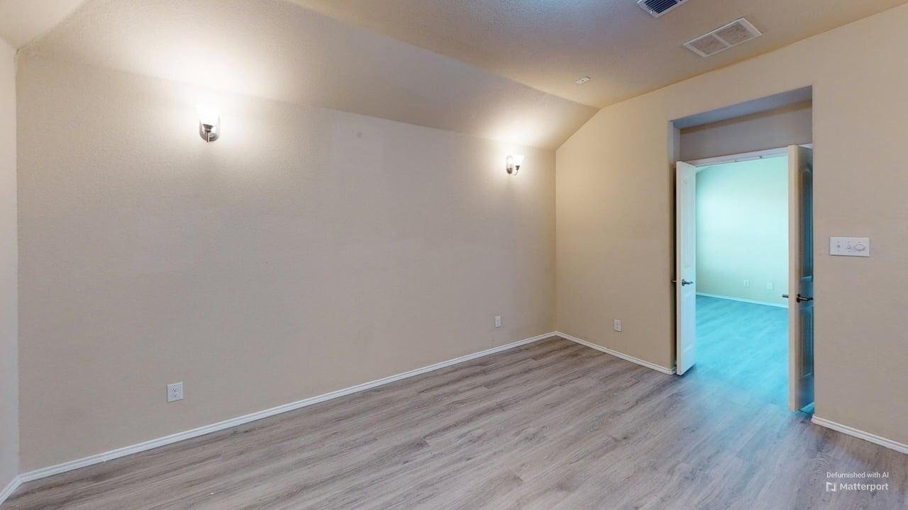 Building Photo - 400 Plum Ct