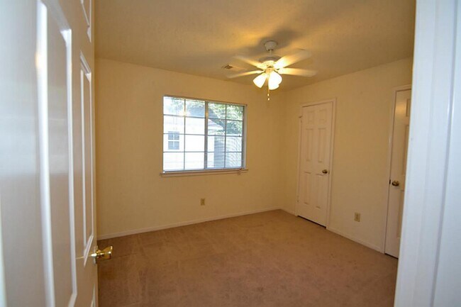 Building Photo - 2739 Blue Mist Dr