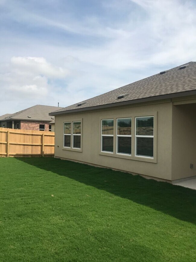 Building Photo - 816 Mallow Rd