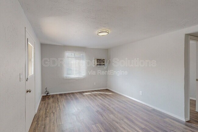 Building Photo - 1717 Griegos Rd NW