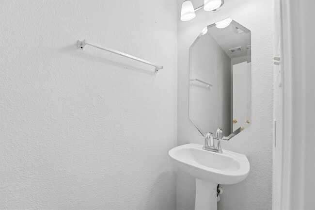 Building Photo - 9602 Tree Sparrow Ln