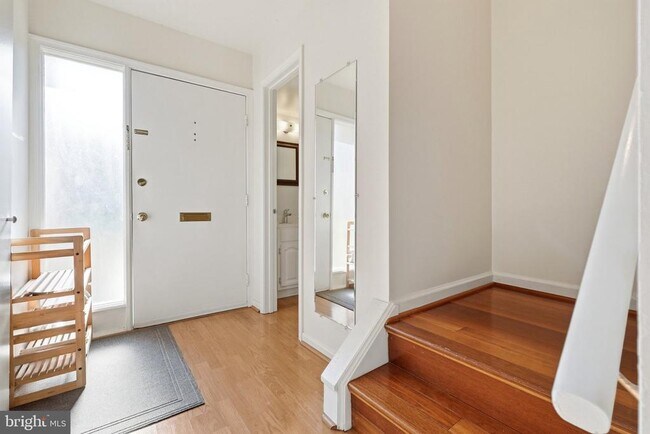 Building Photo - 3695 Persimmon Cir