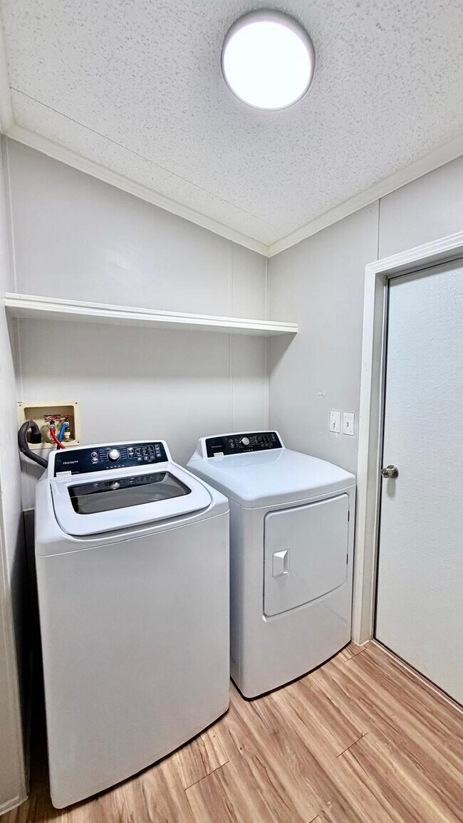 Building Photo - 1133 Rd 5823