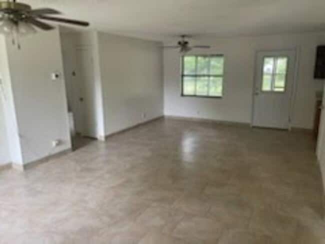 Building Photo - Beautiful fully remodeled home!