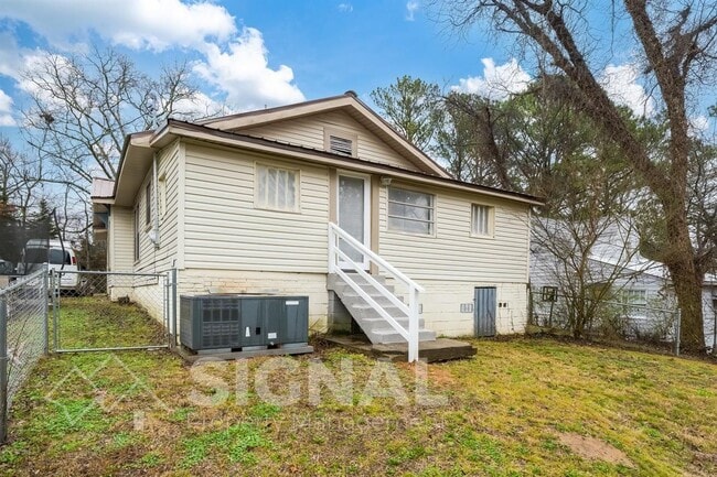 Building Photo - 529 Telford Ln