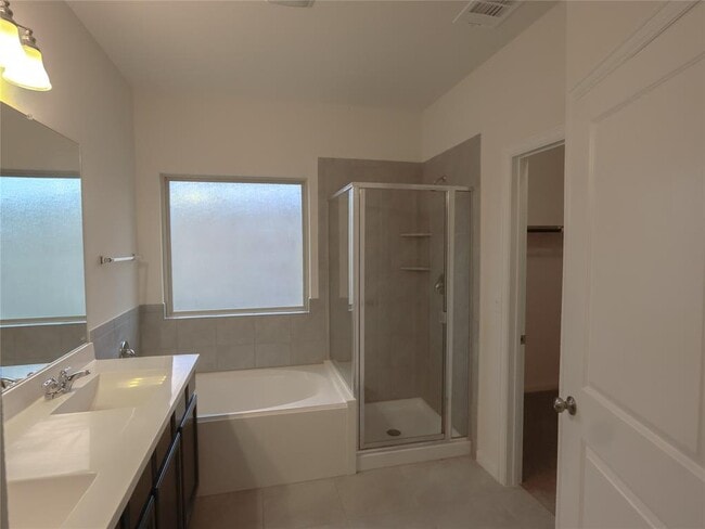 Building Photo - 14008 Madrigal Ln