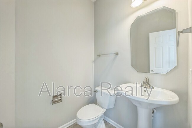 Building Photo - 1408 Crestgate Dr