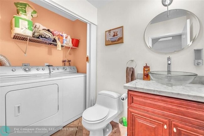 Building Photo - 3655 Cocoplum Cir