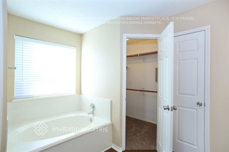 Building Photo - 1427 New Haven Dr