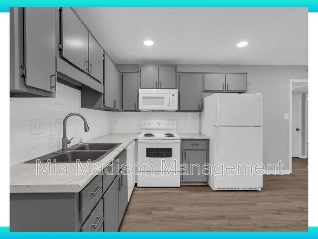 Building Photo - 111 E Mell St