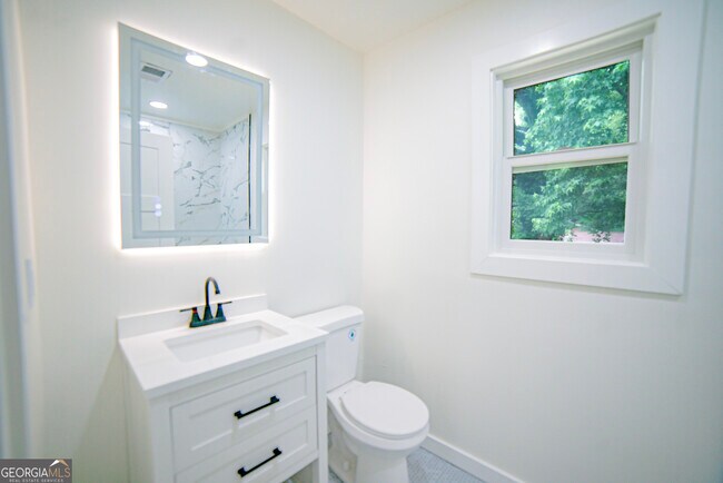 Building Photo - 2625 Santa Barbara Dr NW