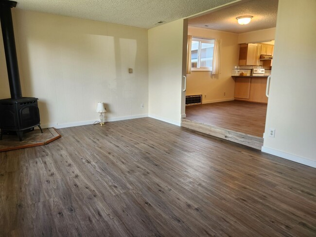Building Photo - 708 Virginia St