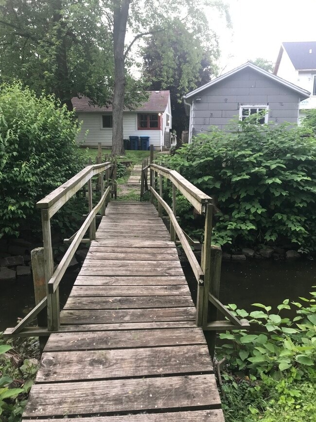 Building Photo - 1953 Curtiss St