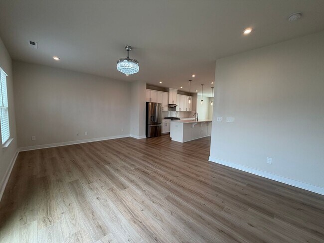 Building Photo - 921 Portrush Ln