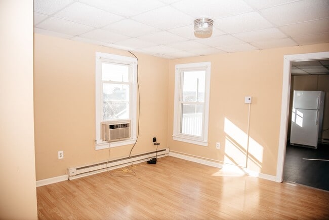Building Photo - 166 Nissley St