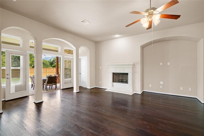 Building Photo - 2 Prairie Falcon Place