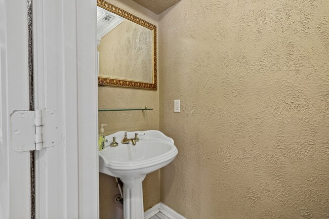 Building Photo - Amazing Layout Garland RISD