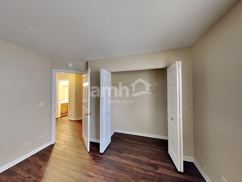 Building Photo - 2670 Spinnaker Dr